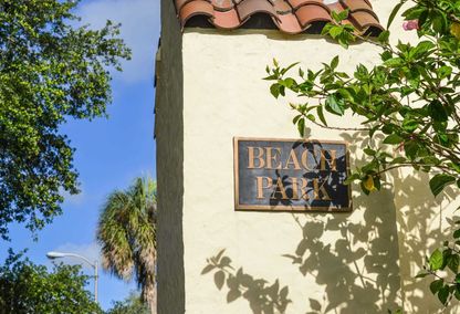 Sign welcoming residents and visitors into Beach Park, FL